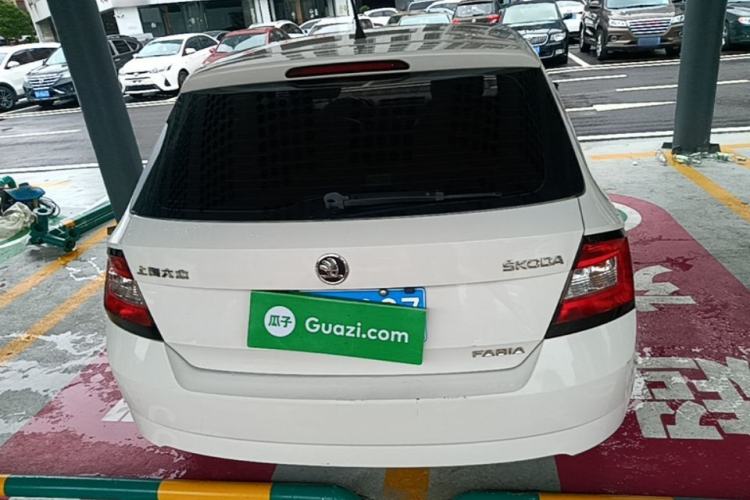 Used Skoda Fabia 2015 1.4L Automatic Front-Drive Model Rear