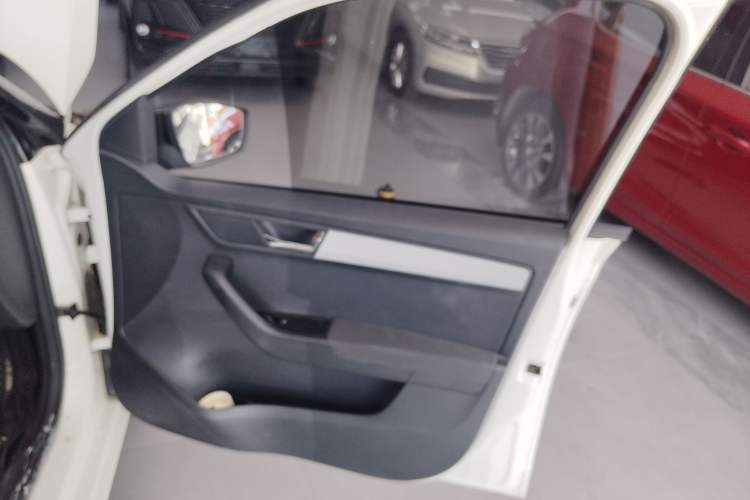 Used Skoda Fabia 2015 1.6L Automatic Sport Edition Right Front Door Interior