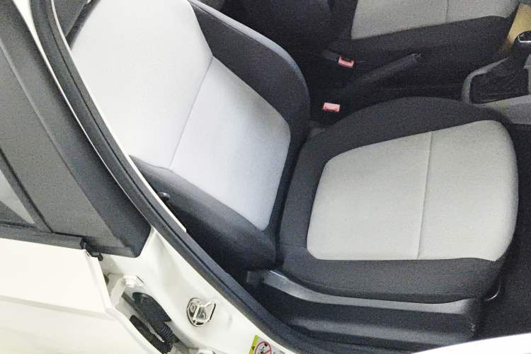 Used Skoda Fabia 2015 1.4L Automatic Front-Drive Model Right Front Seat