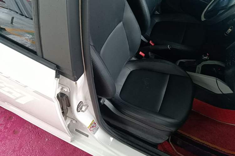 Used Skoda Fabia 2015 1.4L Automatic Front-Drive Model Right Front Seat