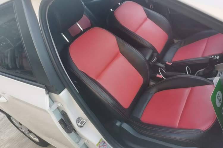 Used Skoda Fabia 2015 1.4L Automatic Front-Drive Model Right Front Seat