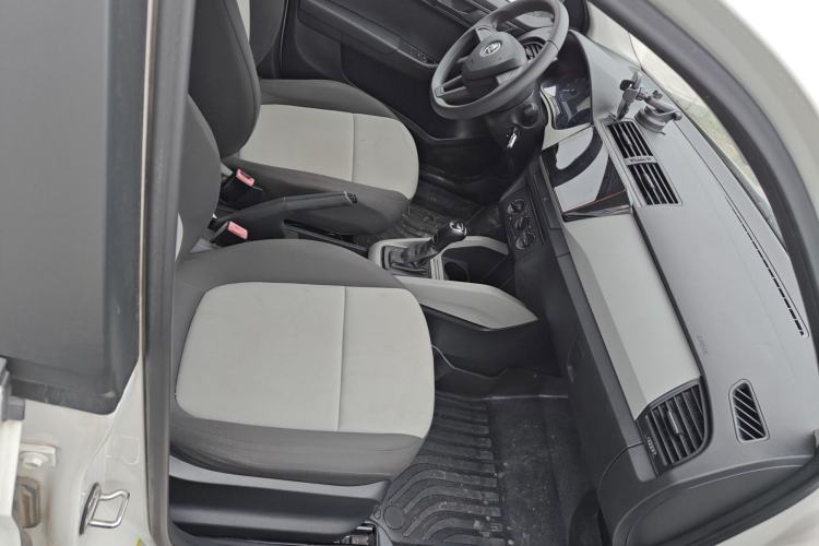Used Skoda Fabia 2015 1.4L Automatic Front-Drive Model Right Front Seat