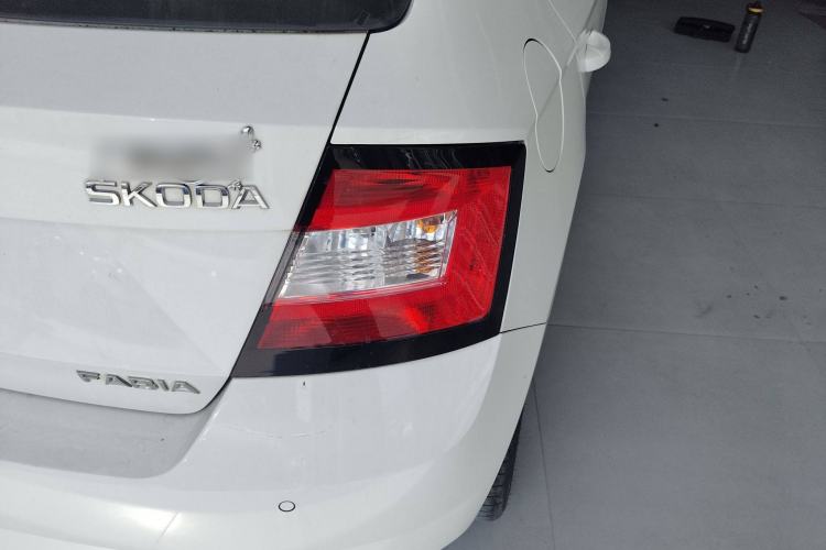 Used Skoda Fabia 2015 1.6L Automatic Sport Edition Right Rear Taillight