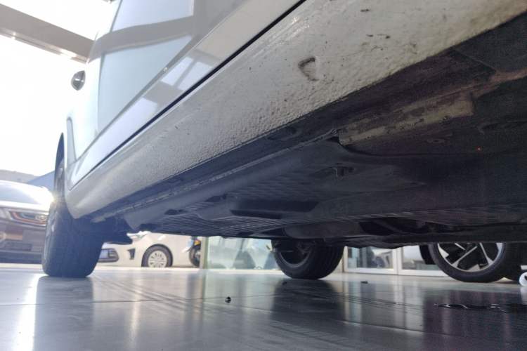 Used Skoda Fabia 2015 1.6L Automatic Sport Edition Right Side Sill