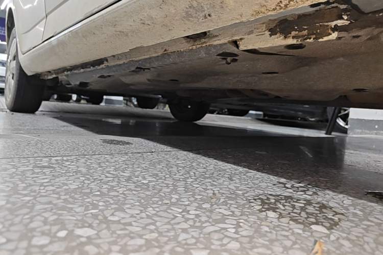 Used Skoda Fabia 2015 1.4L Automatic Front-Drive Model Right Side Sill