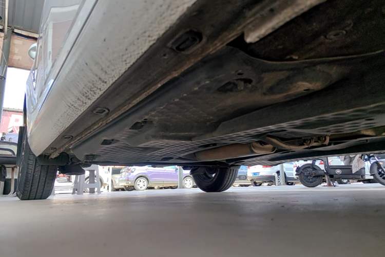 Used Skoda Fabia 2015 1.4L Automatic Front-Drive Model Right Side Sill