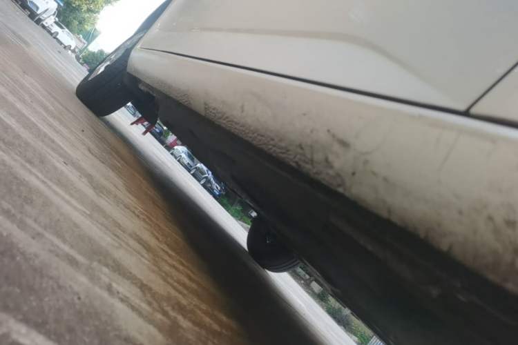 Used Skoda Fabia 2015 1.4L Automatic Front-Drive Model Right Side Sill