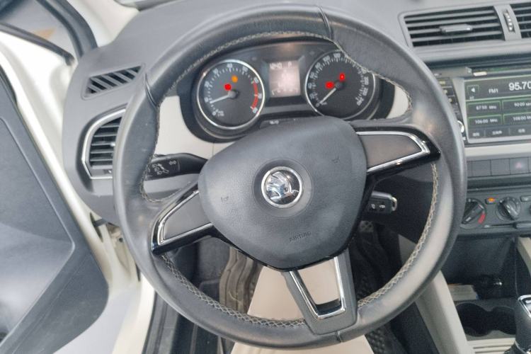 Used Skoda Fabia 2015 1.6L Automatic Sport Edition Steering Wheel