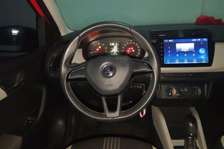 Used Skoda Fabia 2015 1.6L Automatic Sport Edition Steering Wheel