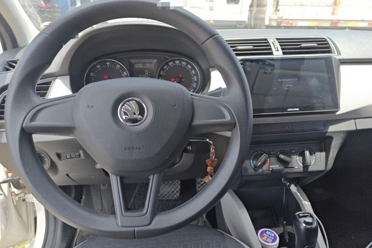 Used Skoda Fabia 2015 1.4L Automatic Chuanxing Edition Steering Wheel