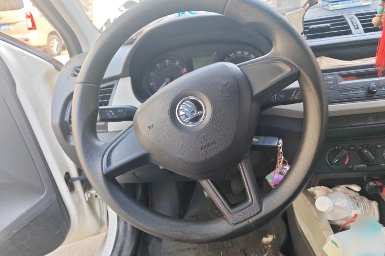 Used Skoda Fabia 2015 1.4L Manual Front-Wheel Drive Model Steering Wheel