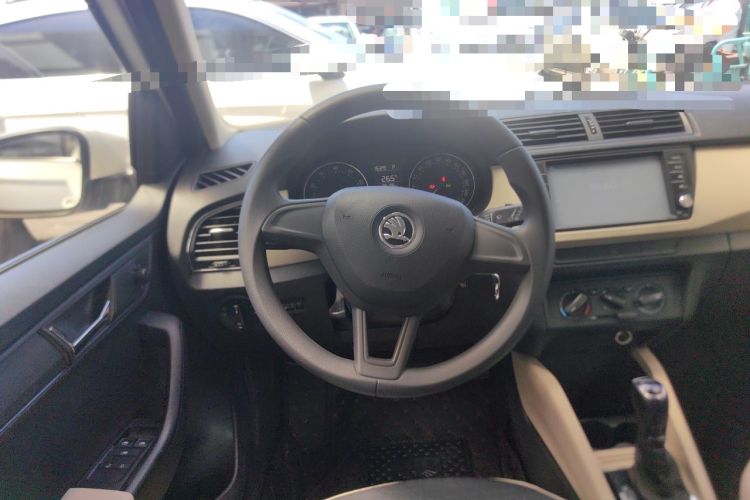 Used Skoda Fabia 2015 1.4L Automatic Chuanxing Edition Steering Wheel
