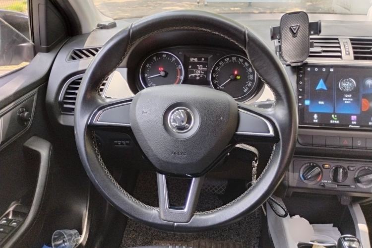 Used Skoda Fabia 2015 1.6L Automatic Sport Edition Steering Wheel