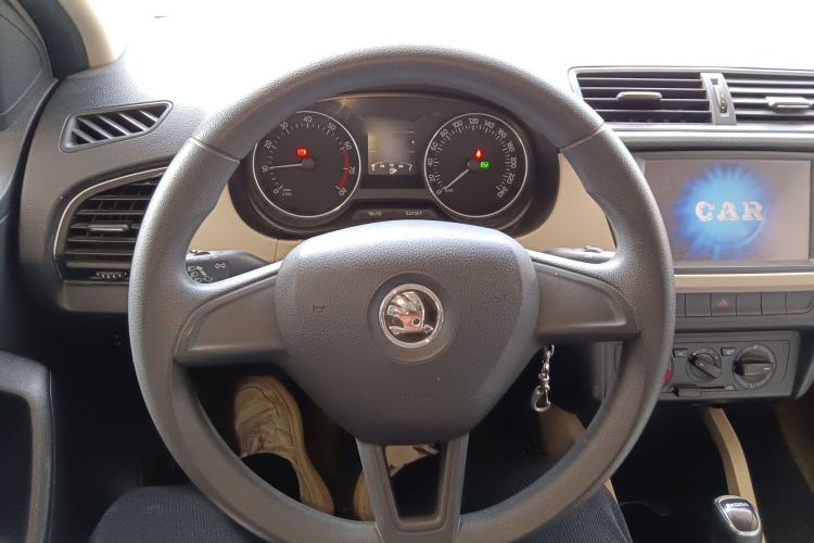 Used Skoda Fabia 2015 1.6L Automatic Chuanxing Edition Steering Wheel