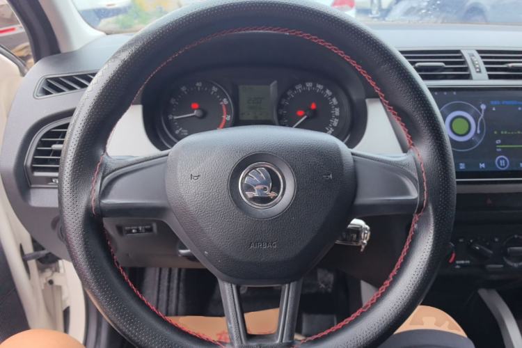 Used Skoda Fabia 2015 1.4L Manual Front-Wheel Drive Model Steering Wheel