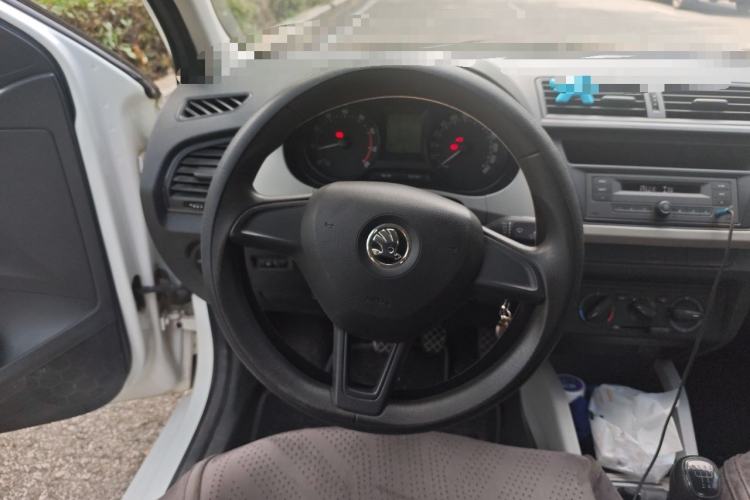 Used Skoda Fabia 2015 1.4L Manual Front-Wheel Drive Model Steering Wheel
