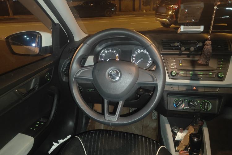 Used Skoda Fabia 2015 1.4L Automatic Chuanxing Edition Steering Wheel