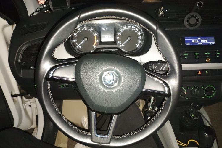 Used Skoda Fabia 2015 1.6L Automatic Sport Edition Steering Wheel