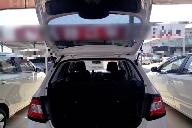 Used Skoda Fabia 2015 1.4L Automatic Front-Drive Model Trunk