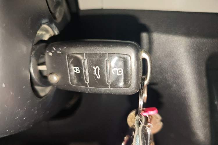 Used Skoda Fabia 2015 1.6L Automatic Sport Edition Vehicle Key