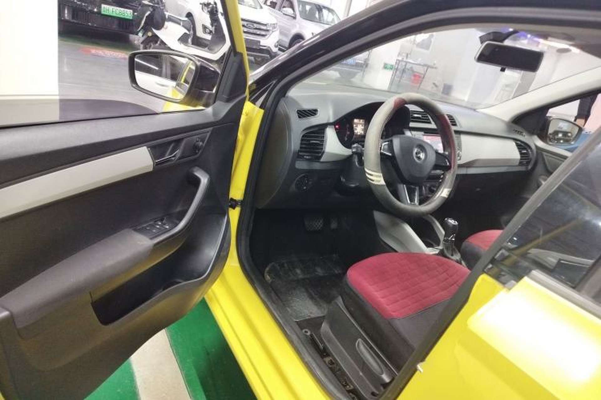 Used Skoda Fabia 2015 1.6L Automatic Sport Edition Driver Seat