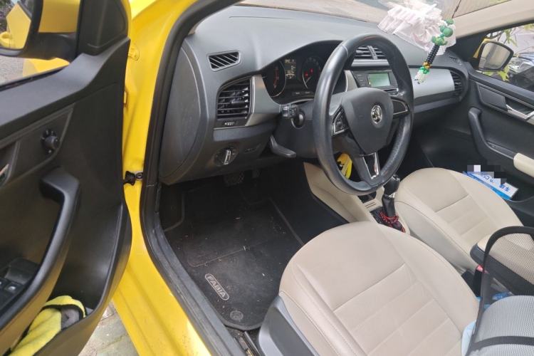 Used Skoda Fabia 2015 1.6L Automatic Smart Drive Edition Driver Seat