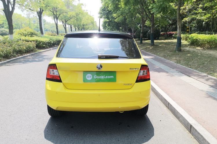 Used Skoda Fabia 2015 1.6L Automatic Sport Edition Exterior 2