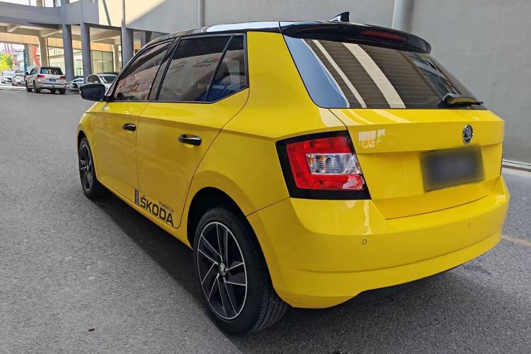 Used Skoda Fabia 2015 1.6L Automatic Sport Edition Exterior 2