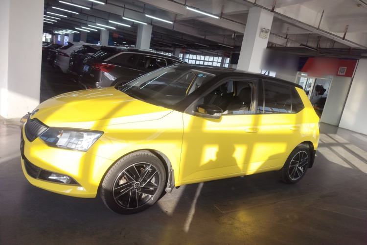 Used Skoda Fabia 2015 1.6L Automatic Sport Edition Exterior 3