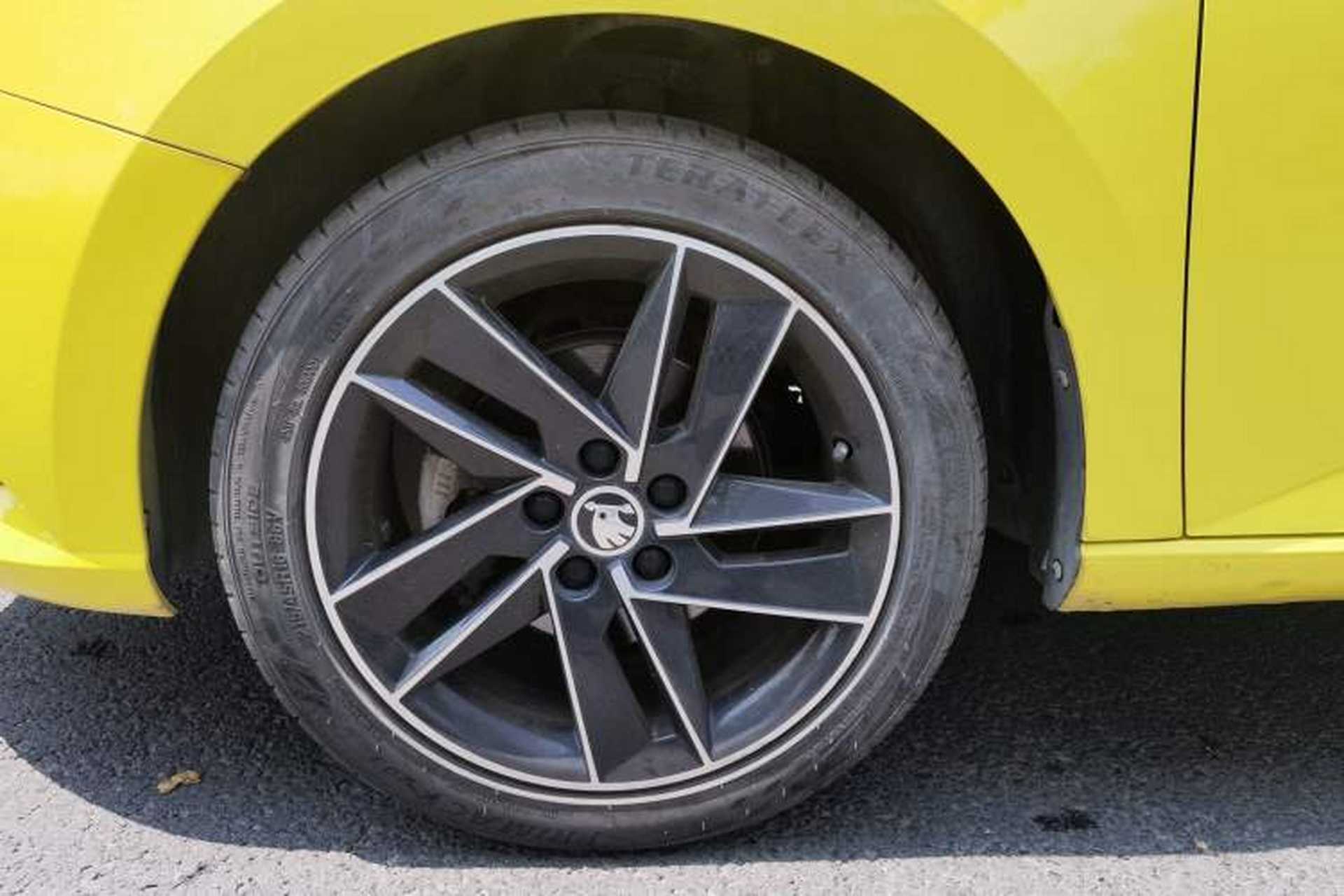 Used Skoda Fabia 2015 1.6L Automatic Sport Edition Exterior 5