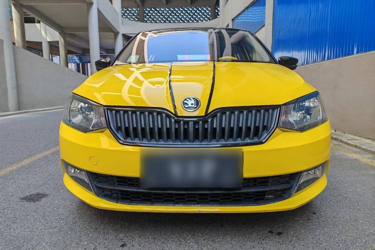 Used Skoda Fabia 2015 1.6L Automatic Sport Edition Exterior 5