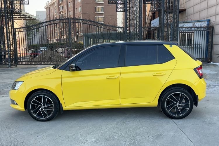 Used Skoda Fabia 2015 1.6L Automatic Sport Edition Exterior 6