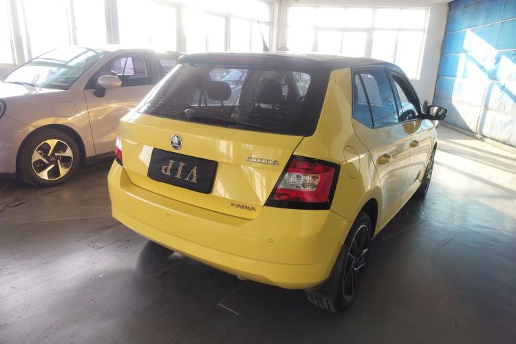 Used Skoda Fabia 2015 1.6L Automatic Sport Edition Exterior 6