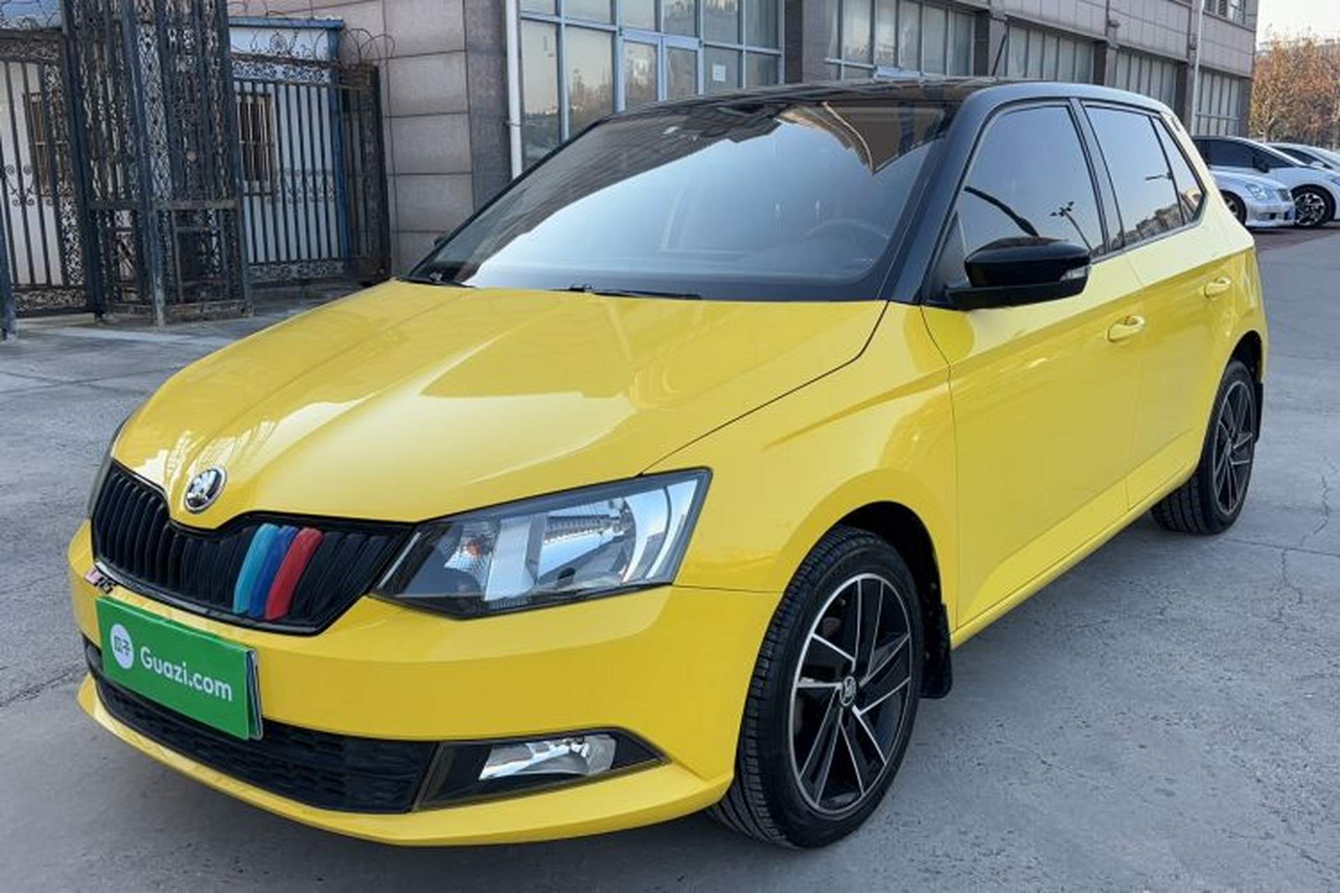 Used Skoda Fabia 2015 1.6L Automatic Sport Edition Front Left 45 Deg
