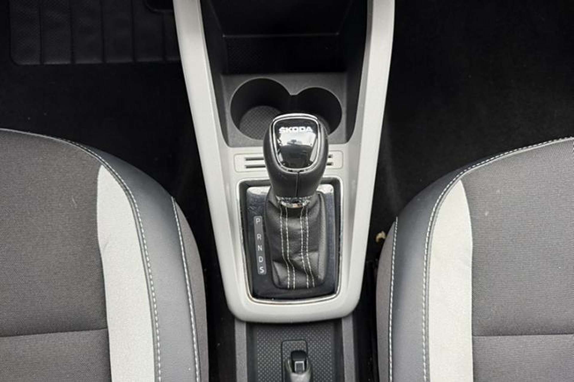 Used Skoda Fabia 2015 1.6L Automatic Sport Edition Gear Lever