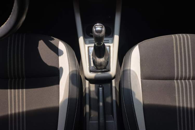 Used Skoda Fabia 2015 1.6L Automatic Sport Edition Gear Lever