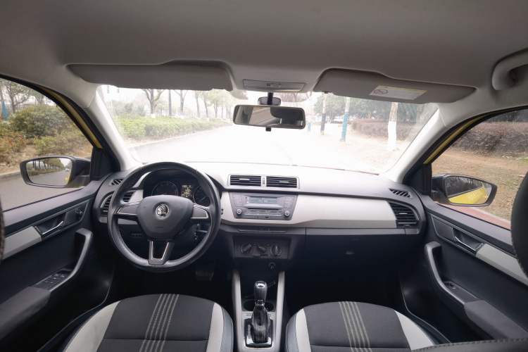 Used Skoda Fabia 2015 1.6L Automatic Sport Edition Headliner
