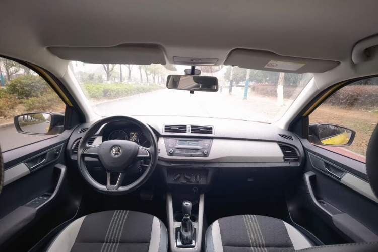 Used Skoda Fabia 2015 1.6L Automatic Sport Edition Headliner