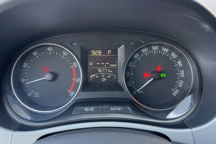 Used Skoda Fabia 2015 1.6L Automatic Sport Edition Instrument Cluster