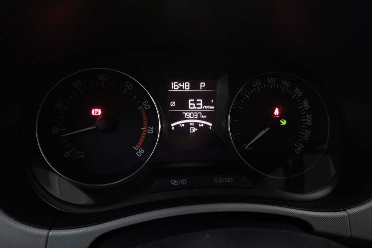 Used Skoda Fabia 2015 1.6L Automatic Sport Edition Instrument Cluster