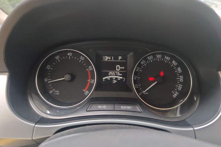 Used Skoda Fabia 2015 1.6L Automatic Smart Drive Edition Instrument Cluster