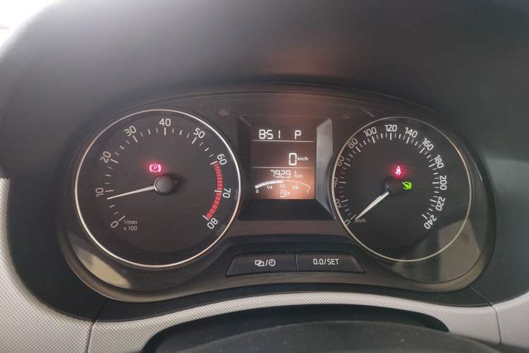 Used Skoda Fabia 2015 1.6L Automatic Sport Edition Instrument Cluster