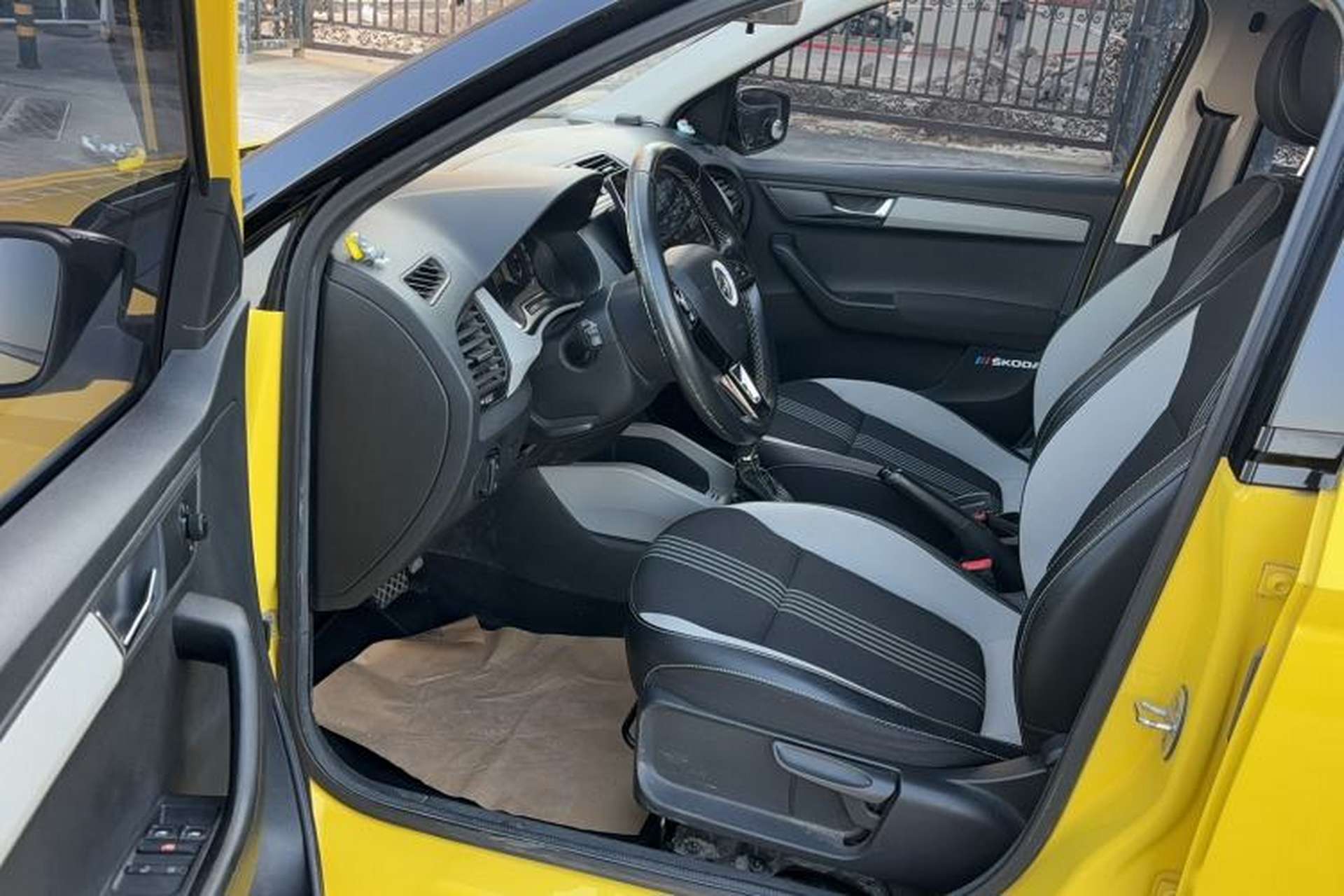 Used Skoda Fabia 2015 1.6L Automatic Sport Edition Interior 1