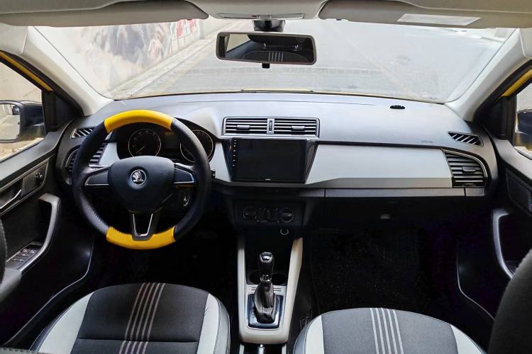 Used Skoda Fabia 2015 1.6L Automatic Sport Edition Interior 1