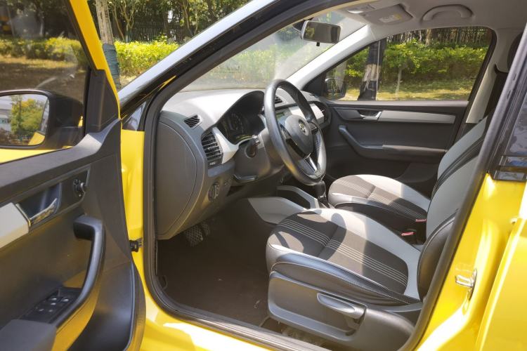 Used Skoda Fabia 2015 1.6L Automatic Sport Edition Interior 2