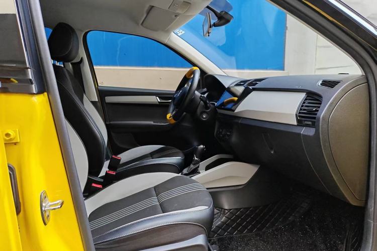 Used Skoda Fabia 2015 1.6L Automatic Sport Edition Interior 2