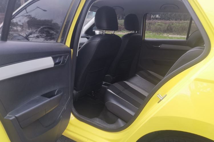 Used Skoda Fabia 2015 1.6L Automatic Sport Edition Interior 3