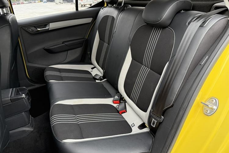 Used Skoda Fabia 2015 1.6L Automatic Sport Edition Interior 3