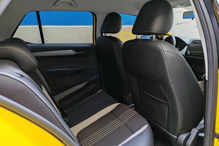 Used Skoda Fabia 2015 1.6L Automatic Sport Edition Interior 3