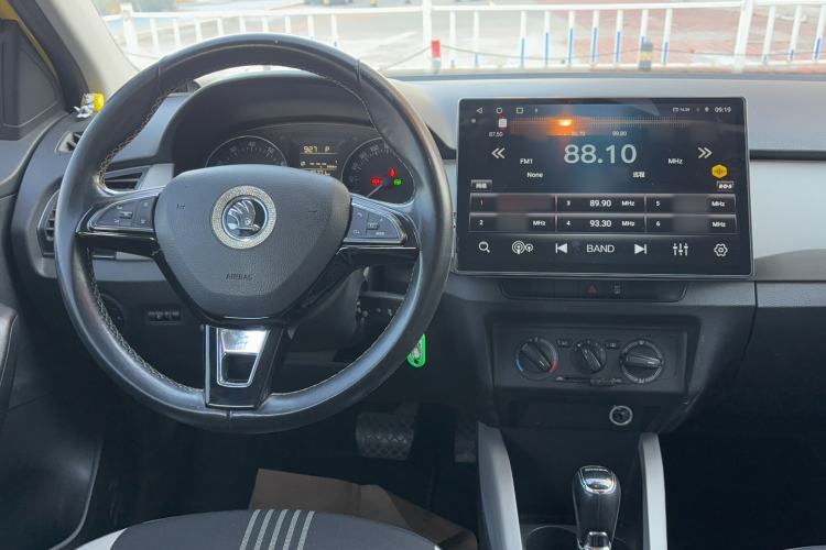 Used Skoda Fabia 2015 1.6L Automatic Sport Edition Interior 4